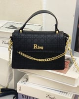 ‎ شنطة نسائية من الجلد بلون أسود | MLH088F0201