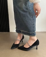 ‎ حذاء نسائي بكعب عالي باللون الأسود