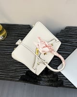 ‎ شنطة نسائية كلاسيك بلون أبيض | MLH076F4401