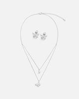 ‎ طقم نسائي بتصميم أنيق بلون فضي