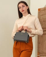 شنطة نسائية إمزوري جلد بلون رمادي