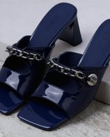 حذاء نسائي زايروس بتصميم كلاسيك بلون أزرق