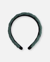 طوق للشعر باللون الأخضر