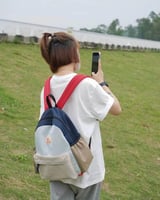 ‎ شنطة ظهر نسائية بالوان متعددة