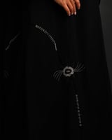 ‎ عباية نسائية زايروس باللون الأسود