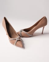 ‎ حذاء نسائي بكعب عالي باللون البني