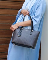 شنطة نسائية كلاسيك من آن باللون الأسود