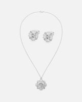 ‎ طقم نسائي ملفت باللون الفضي