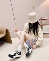 ‎ حذاء نسائي عملي باللون الأسود و الأبيض