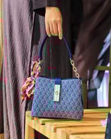 ‎ شنطة نسائية إمزوري بلون أزرق