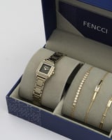 هدية نسائية فينشي ساعة ستيل بلون ذهبي واساور