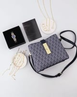 هدية نسائية إمزوري شنطة وساعة واكسسوارات