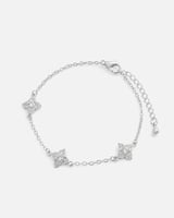 ‎ اسوارة نسائية بتصميم جذاب بلون فضي