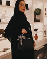 شنطة نسائية الفي اند كو باللون الأسود