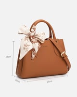 شنطة نسائية الفي اند كو باللون البني