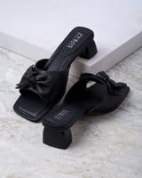 حذاء نسائي زايروس بتصميم عملي بلون أسود