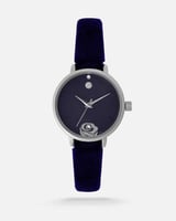 ‎ ساعة نسائية بسير مخملي بلون أزرق