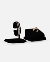 ‎ طقم نسائي جذاب بلون ذهبي