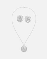 ‎ طقم نسائي أنيق باللون الفضي