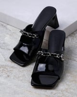 حذاء نسائي زايروس بتصميم كلاسيك بلون أسود