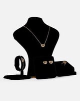 ‎ طقم أطفال أنيق باللون الذهبي