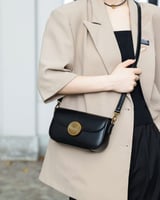 ‎ شنطة نسائية من الجلد بلون أسود | MLH054F0201