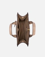 شنطة نسائية مميزة باللون البيج