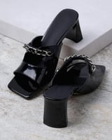 حذاء نسائي زايروس بتصميم كلاسيك بلون أسود