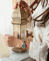 ‎ ساعة نسائية من فنشي بلون ذهبي وفضي