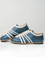 ‎ حذاء نسائي عصري باللون الأزرق