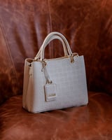 ‎ شنطة نسائيه ايمزوري بلون أبيض | ELH011F4401