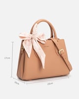 شنطة نسائية الفي اند كو باللون الوردي