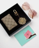 هدية نسائية زايروس مثالية لكل المناسبات