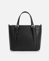 ‎ شنطة نسائية باللون الأسود