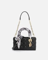 شنطة نسائية الفي اند كو بجلد بارز بلون أسود