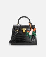 شنطة نسائية الفي اند كو بتصميم مميز بلون أسود