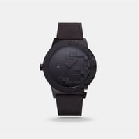 ساعة رجالية بسير من الربل بلون أسود