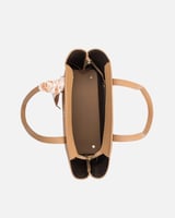 شنطة نسائية آن عملية باللون البني