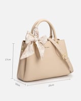 شنطة نسائية الفي اند كو باللون البيج