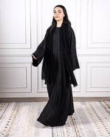 ‎ عباية نسائية زايروس كريب بلون أسود
