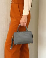 شنطة نسائية إمزوري جلد بلون رمادي