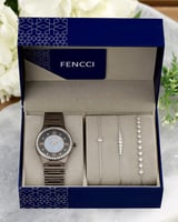 ‎ طقم هدايا نسائي فنشي بتصميم جذاب