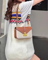 ‎ شنطة نسائية من الجلد بلون بني | MLH024F440701