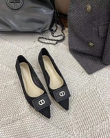 ‎ حذاء نسائي أنيق باللون الأسود