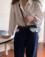 ‎ شنطة نسائية من الجلد بلون أسود | MLH099F0201