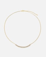 ‎ شوكر نسائي بتصميم ملفت بلون ذهبي