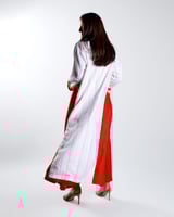 ‎ جلابية نسائية بتصميم أنيق