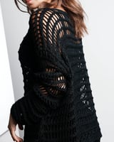 ‎ بلوزة نسائية الفي اند كو بتصميم عصري بلون أسود