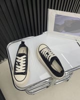 ‎ حذاء نسائي عملي باللون الأسود