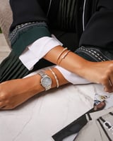 ‎ طقم هدايا نسائي إلڤي من ساعة واساور | SLOS058F06...